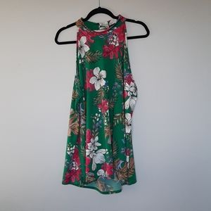 Beautiful halter tank size 3X